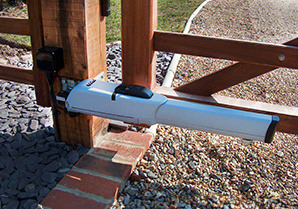 FAAC Antriebe mit außenliegendem Motor