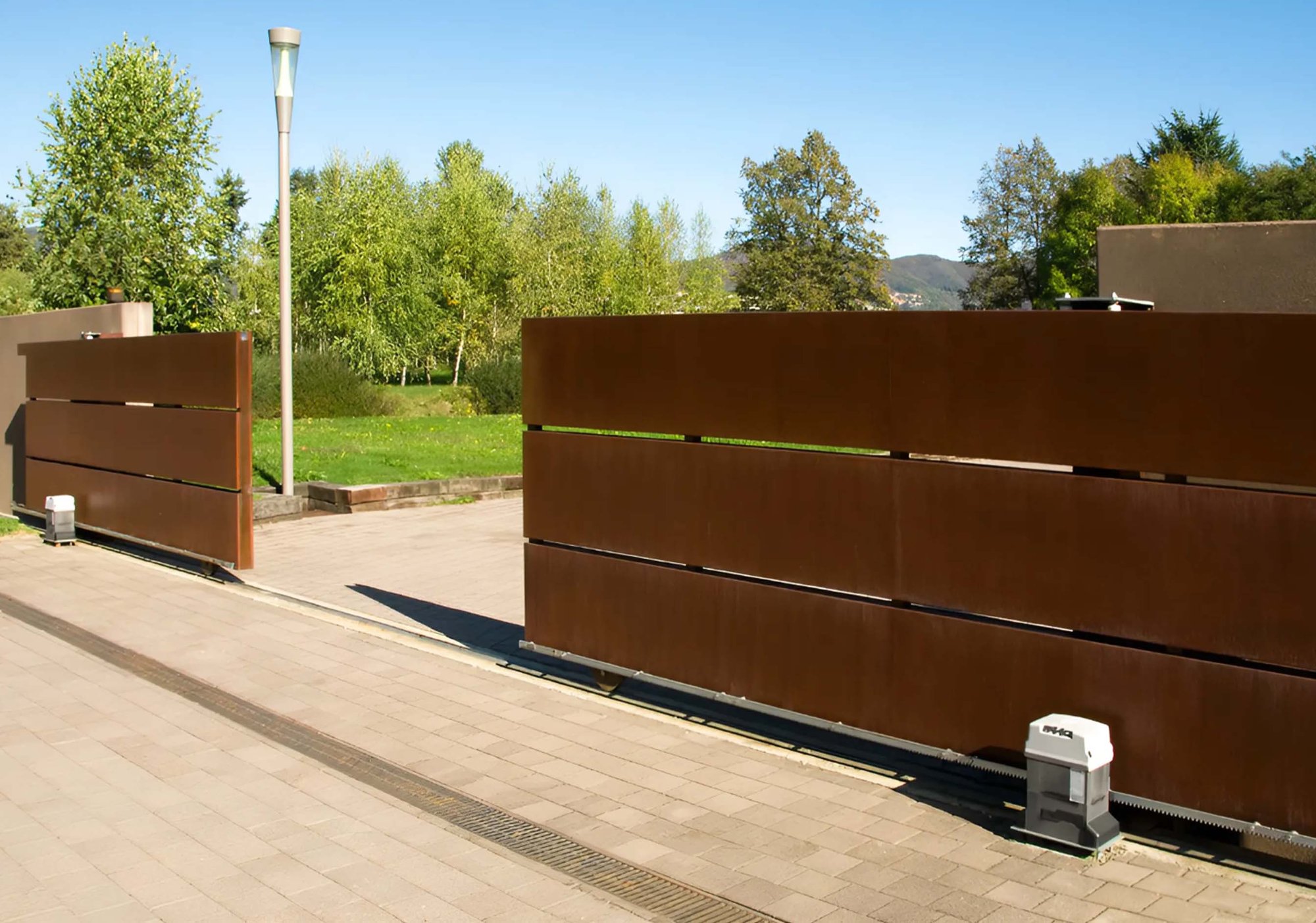 FAAC Schiebetorantriebe 2