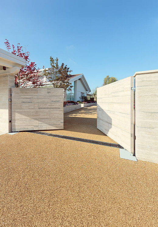 Torantriebe und Schranken