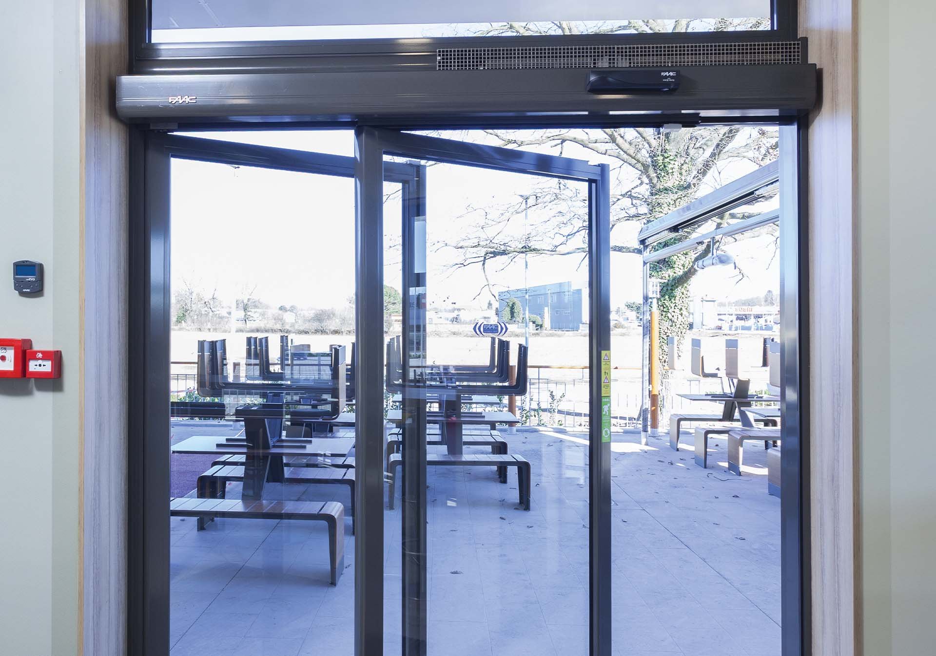 FAAC AIRSLIDE Schiebetür mit eingebauter Luftsperre